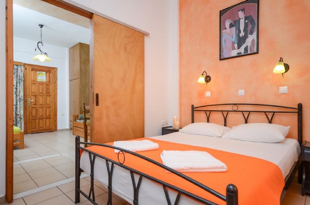 Sofia Studios Agia Anna  Cameră foto